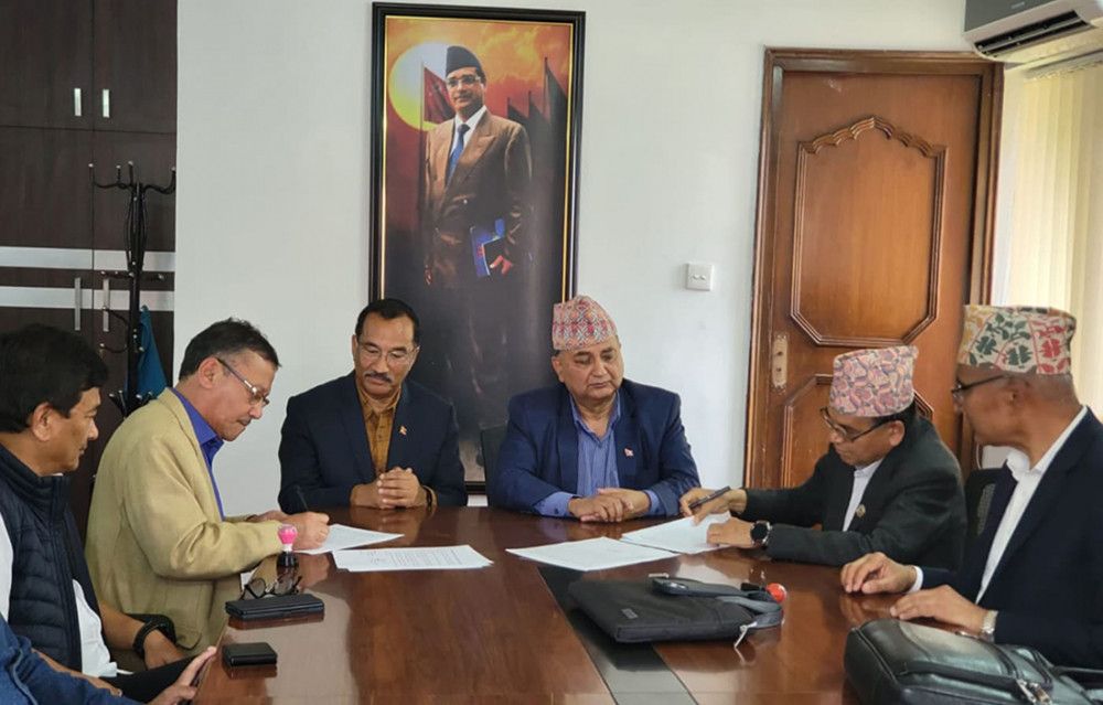 एमाले र राप्रपाबीच चुनावी गठबन्धन ,राप्रपाले पनि सूर्य चिह्नबाट प्रतिस्पर्धा गर्नुपर्ने